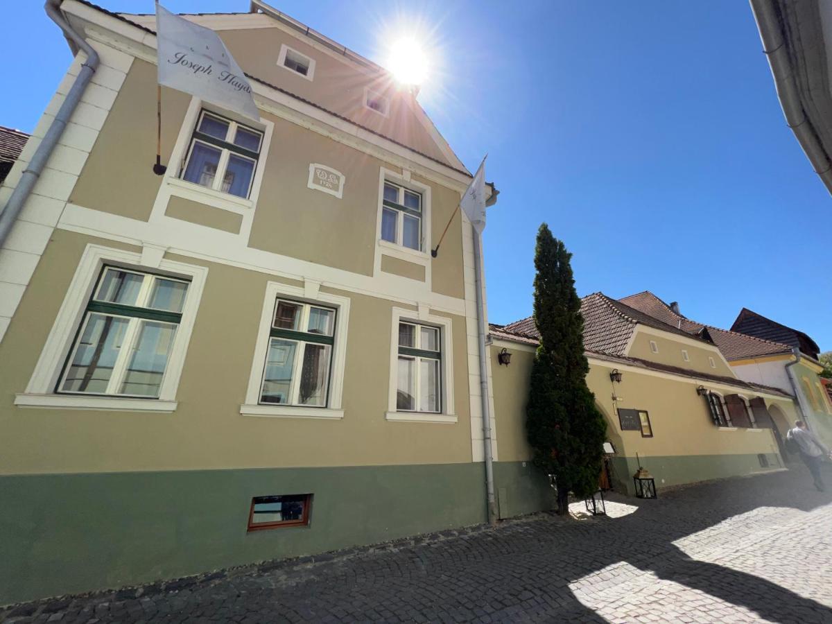 Casa Joseph Haydn Hotel Sighişoara Exterior foto